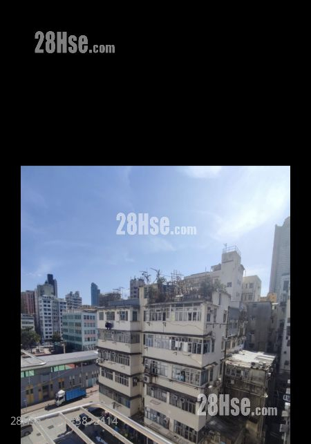 唐楼 租盘 130 平方尺 ( 12.1 平方米 )