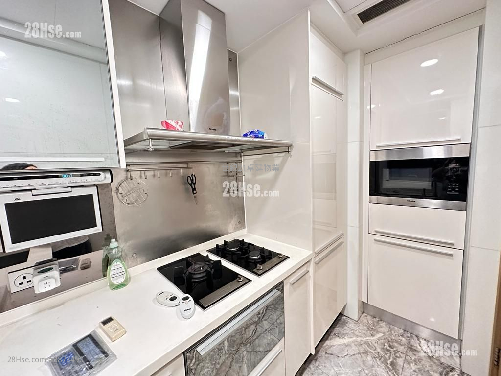 The Cullinan Rental 1 Bedroom , 1 Bathroom 438 ft² ( 40.7 m² )