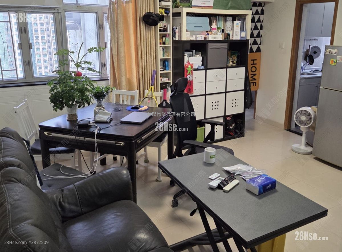 On Ning Garden Sell 2 Bedrooms , 1 Bathroom 465 ft² ( 43.2 m² )