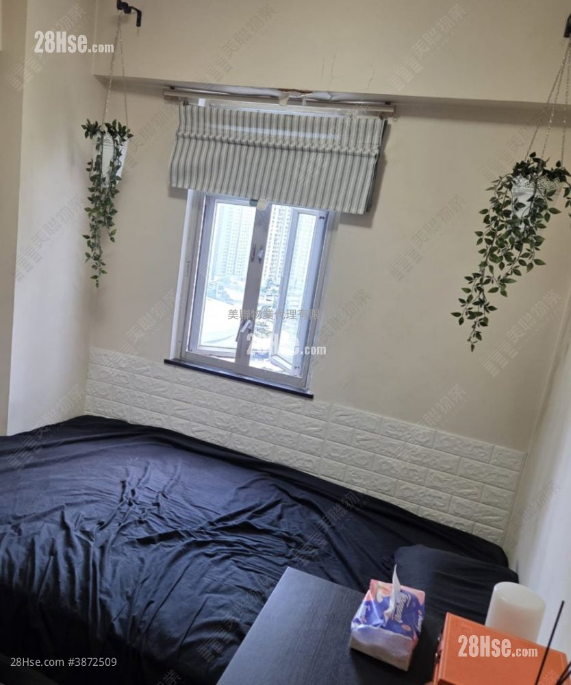 On Ning Garden Sell 2 Bedrooms , 1 Bathroom 465 ft² ( 43.2 m² )