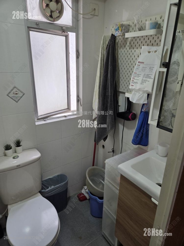 On Ning Garden Sell 2 Bedrooms , 1 Bathroom 465 ft² ( 43.2 m² )