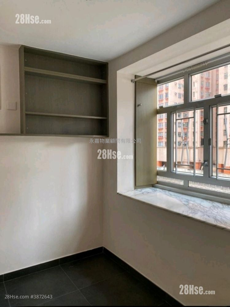 Amoy Gardens Sell 2 Bedrooms , 1 Bathroom 391 ft² ( 36.3 m² )