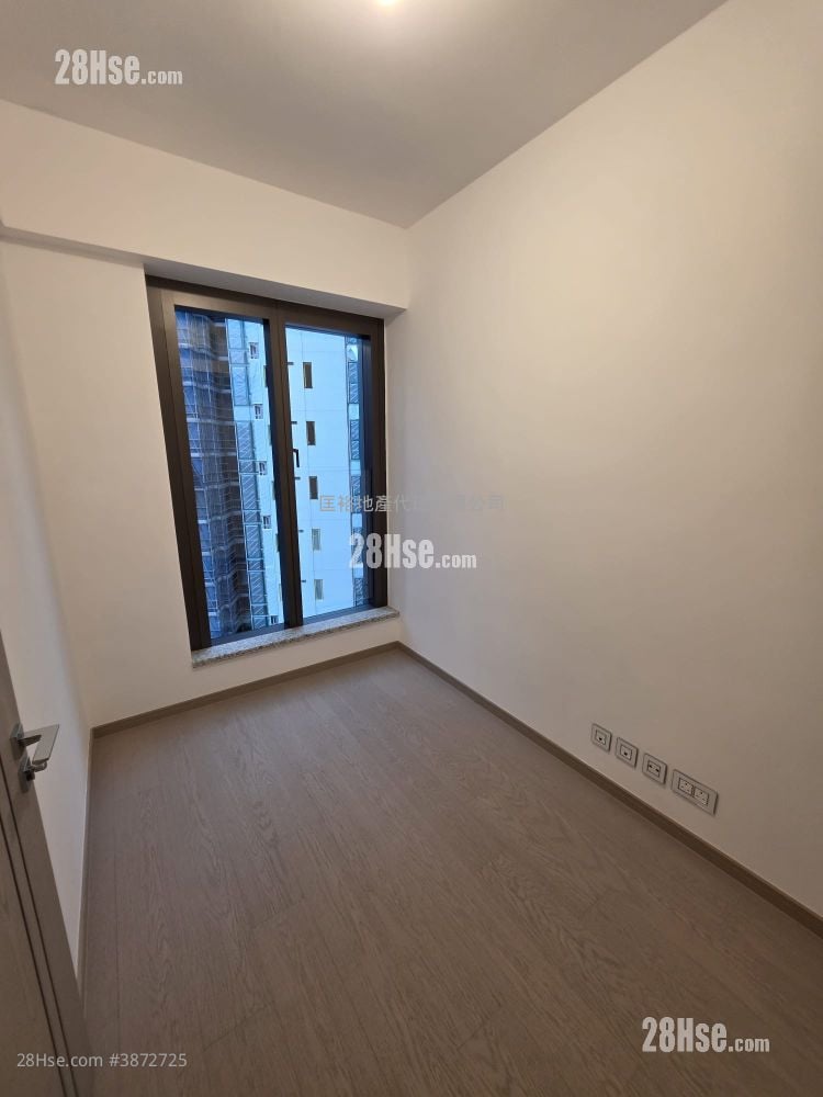 The Southside Rental 2 Bedrooms , 2 Bathrooms 537 ft² ( 49.9 m² )