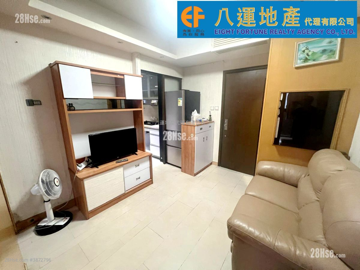 Hing Lung Building Sell 2 Bedrooms , 1 Bathroom 298 ft² ( 27.7 m² )