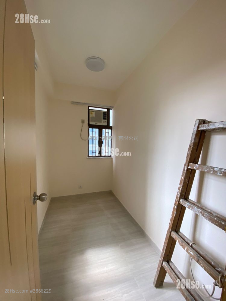 Diamond Court Rental 3 Bedrooms , 1 Bathroom 576 ft² ( 53.5 m² )