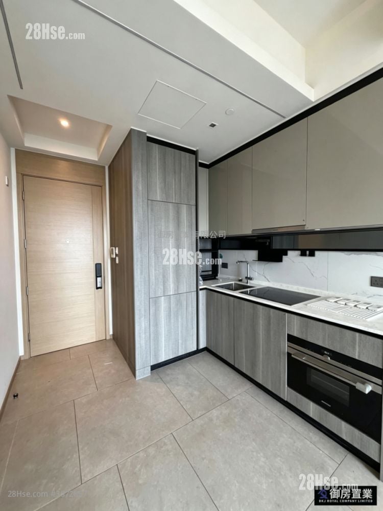 The Yoho Hub Rental 3 Bedrooms , 2 Bathrooms 534 ft² ( 49.6 m² )