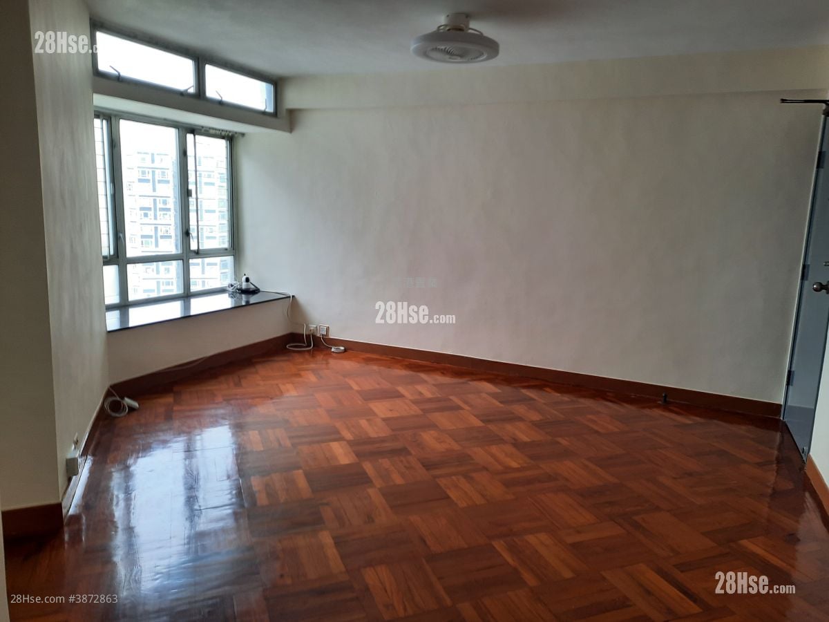 Laguna City Rental 2 Bedrooms , 1 Bathroom 517 ft² ( 48.0 m² )