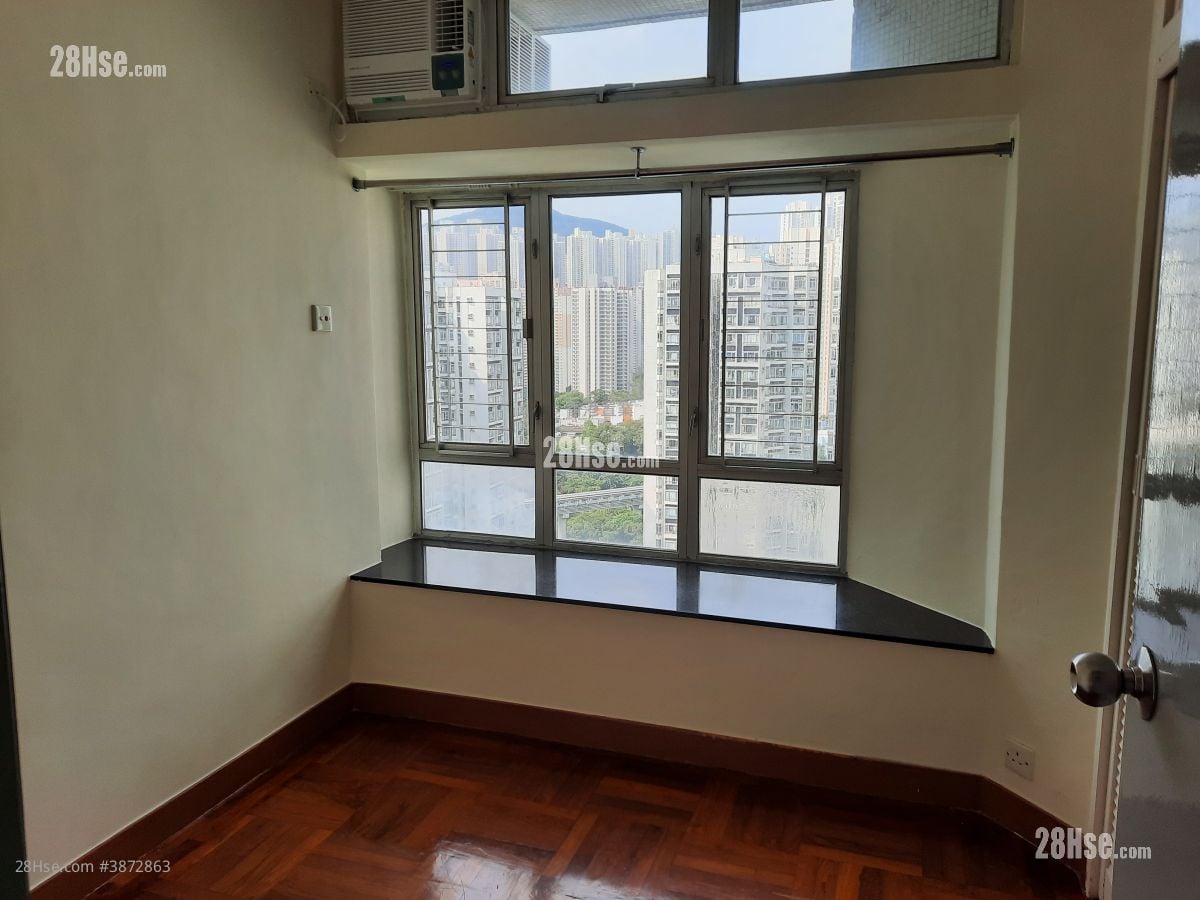 Laguna City Rental 2 Bedrooms , 1 Bathroom 517 ft² ( 48.0 m² )