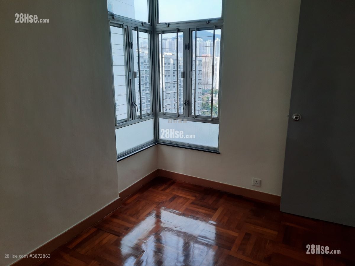 Laguna City Rental 2 Bedrooms , 1 Bathroom 517 ft² ( 48.0 m² )