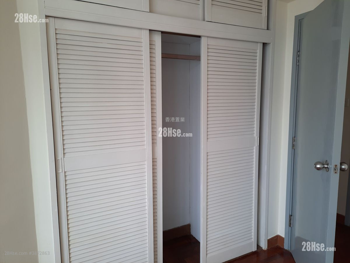 Laguna City Rental 2 Bedrooms , 1 Bathroom 517 ft² ( 48.0 m² )