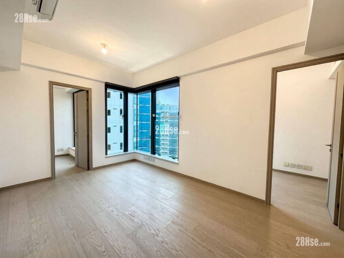 The Southside Rental 2 Bedrooms , 2 Bathrooms 537 ft² ( 49.9 m² )