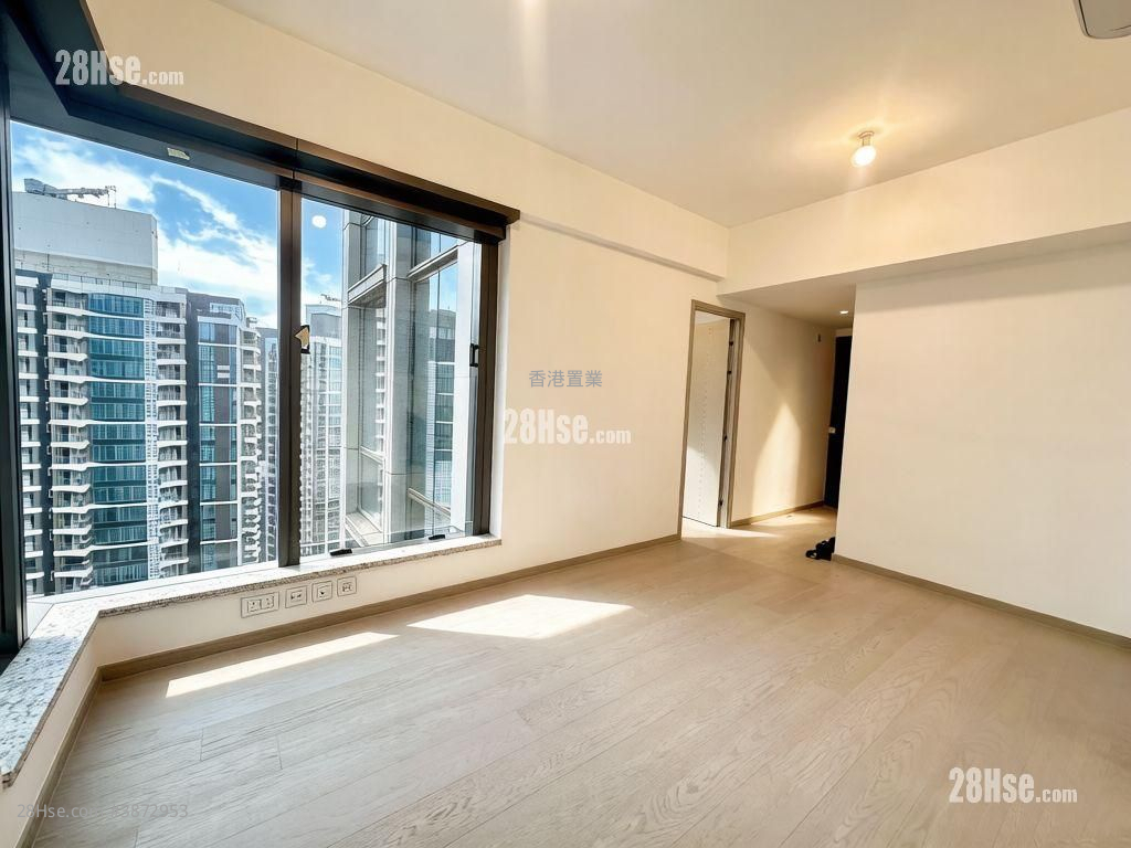 The Southside Rental 2 Bedrooms , 2 Bathrooms 537 ft² ( 49.9 m² )