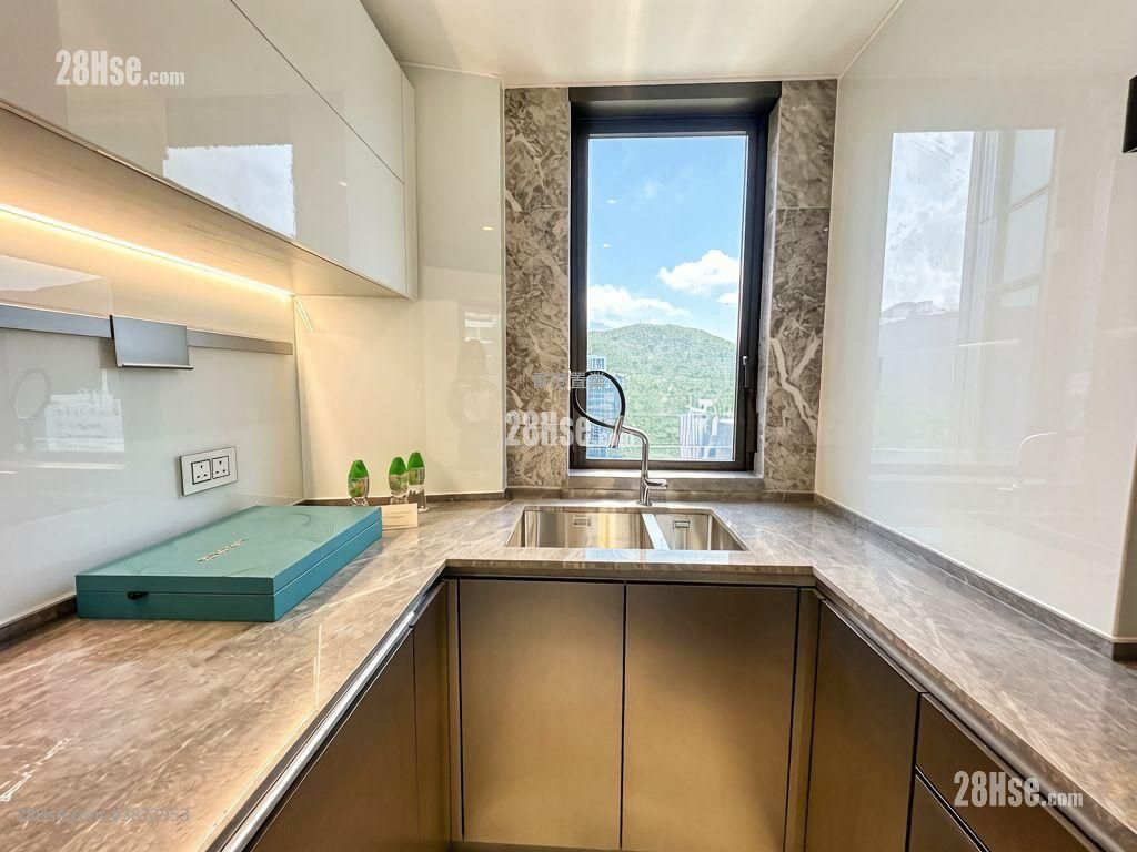 The Southside Rental 2 Bedrooms , 2 Bathrooms 537 ft² ( 49.9 m² )