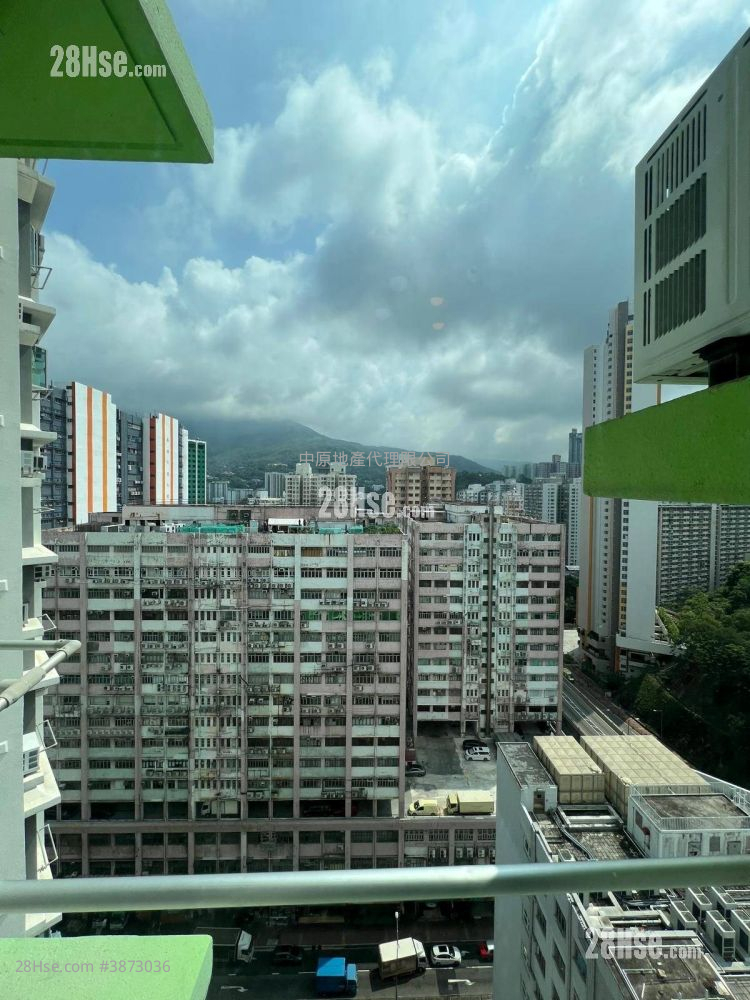 View: Sheung Chui Court Sell 2 Bedrooms , 1 Bathroom 443 ft² ( 41.2 m² )