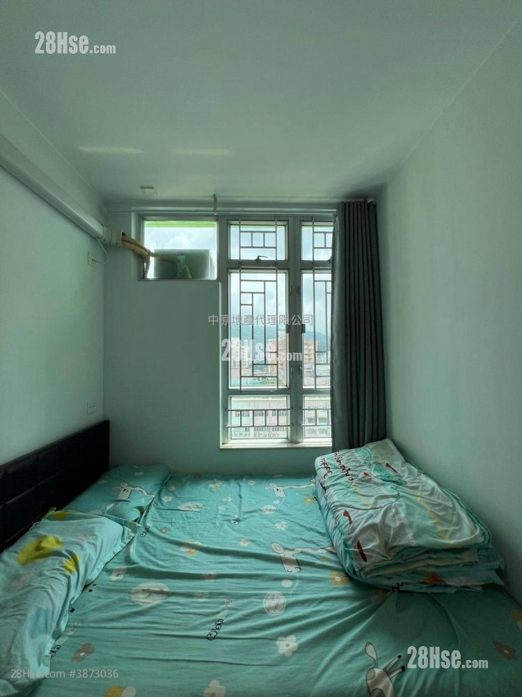 master room: Sheung Chui Court Sell 2 Bedrooms , 1 Bathroom 443 ft² ( 41.2 m² )