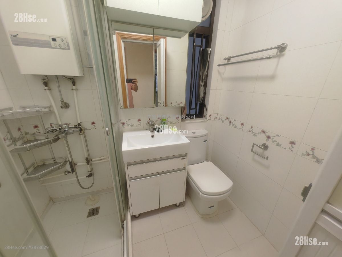 Luk Yeung Sun Chuen Rental 2 Bedrooms , 1 Bathroom 451 ft² ( 41.9 m² )
