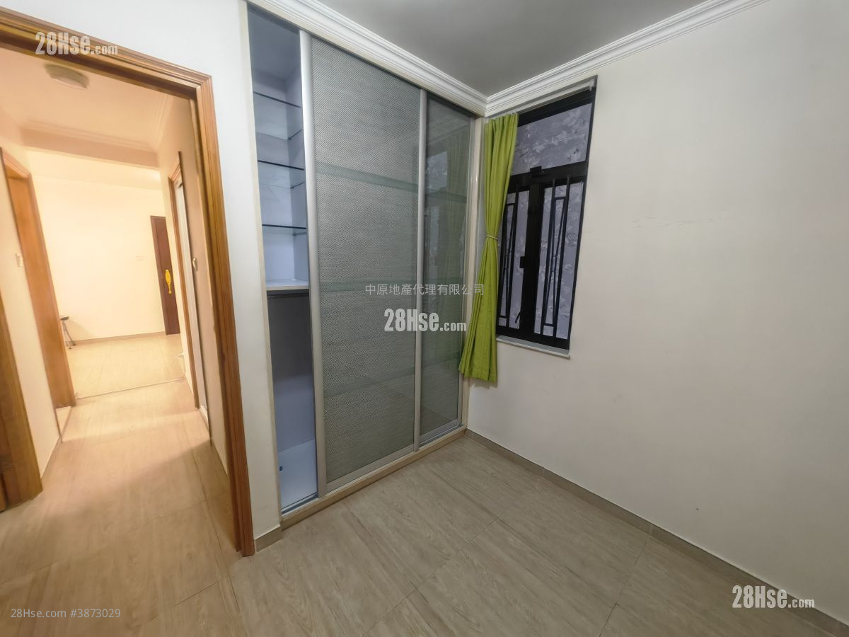 Luk Yeung Sun Chuen Rental 2 Bedrooms , 1 Bathroom 451 ft² ( 41.9 m² )