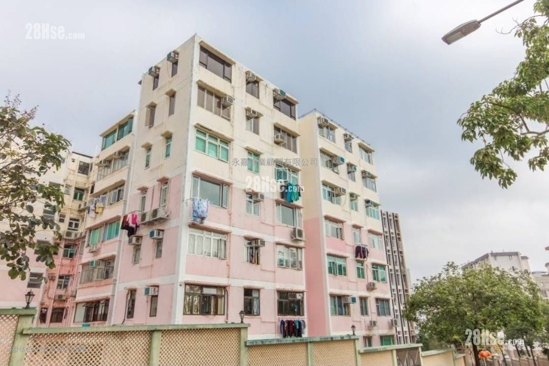 Phoenix Court Sell 3 Bedrooms , 2 Bathrooms 802 ft² ( 74.5 m² )