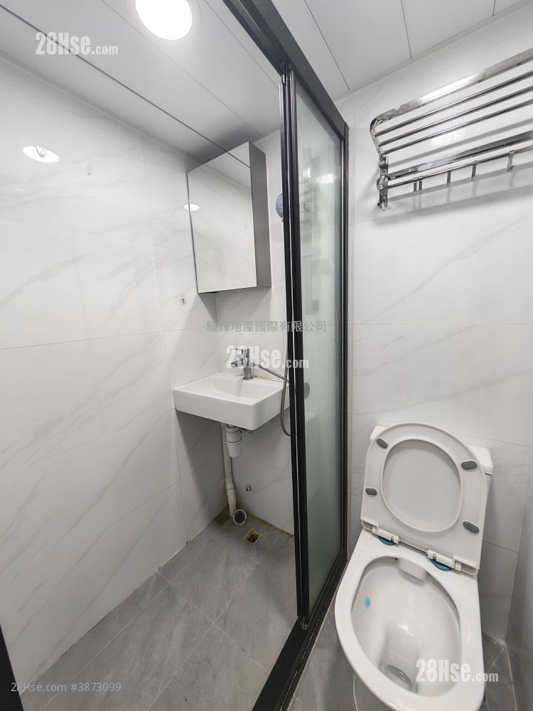 Lee Tai Building Rental Studio , 1 Bathroom 160 ft² ( 14.9 m² )