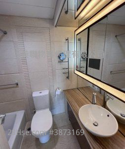 Harbour Green Sell 2 Bedrooms 482 ft² ( 44.8 m² )