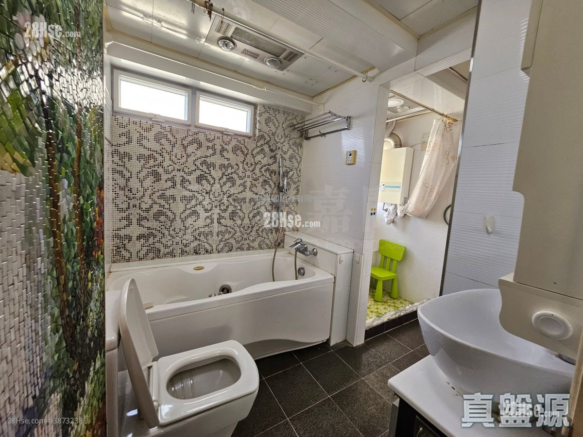 Mei Foo Sun Chuen Rental 3 Bedrooms , 2 Bathrooms 827 ft² ( 76.8 m² )