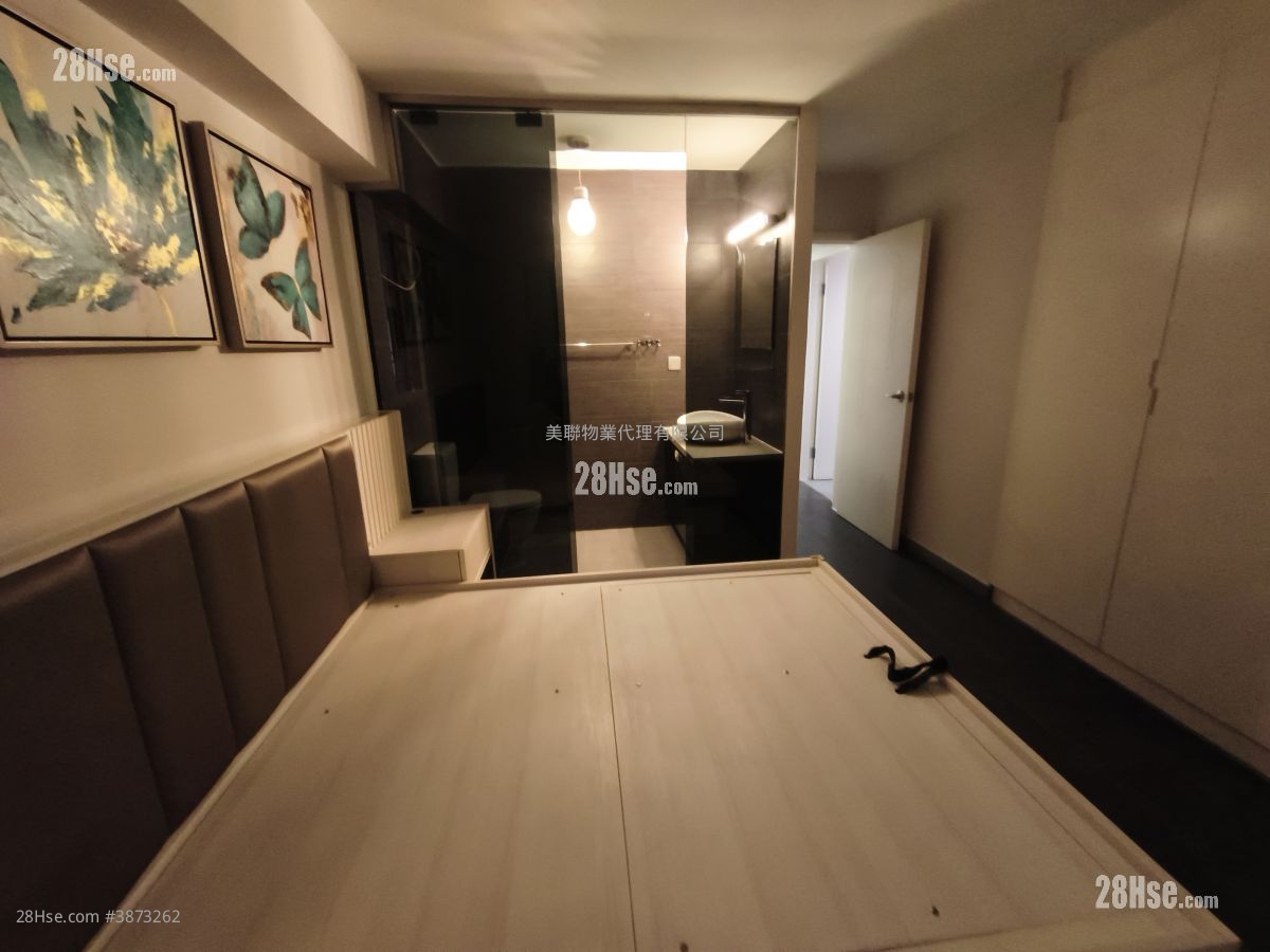 Ming Garden Rental 2 Bedrooms , 3 Bathrooms 714 ft² ( 66.3 m² )