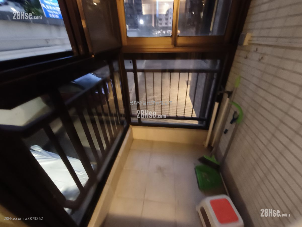 Ming Garden Rental 2 Bedrooms , 3 Bathrooms 714 ft² ( 66.3 m² )