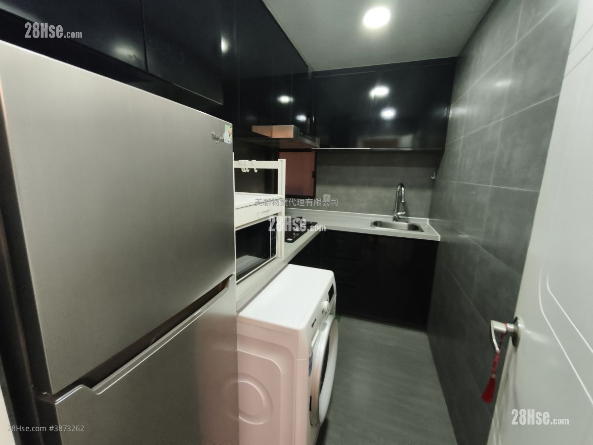 Ming Garden Rental 2 Bedrooms , 3 Bathrooms 714 ft² ( 66.3 m² )