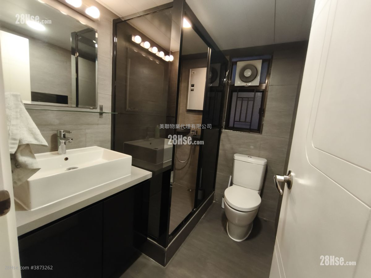 Ming Garden Rental 2 Bedrooms , 3 Bathrooms 714 ft² ( 66.3 m² )