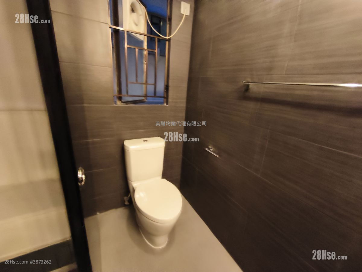 Ming Garden Rental 2 Bedrooms , 3 Bathrooms 714 ft² ( 66.3 m² )