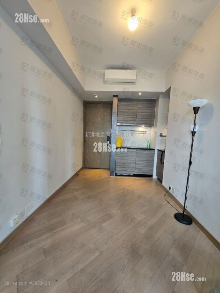 The Zutten Sell Studio , 1 Bathroom 191 ft² ( 17.7 m² )