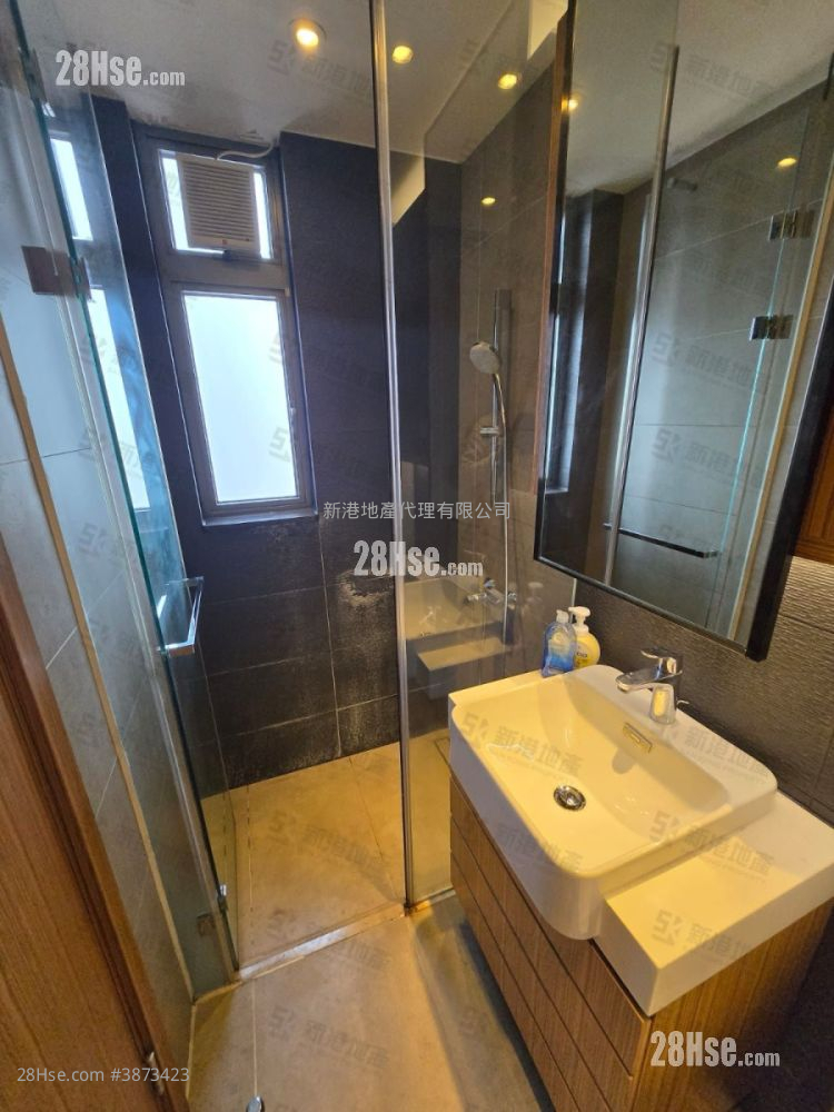 The Zutten Sell Studio , 1 Bathroom 191 ft² ( 17.7 m² )