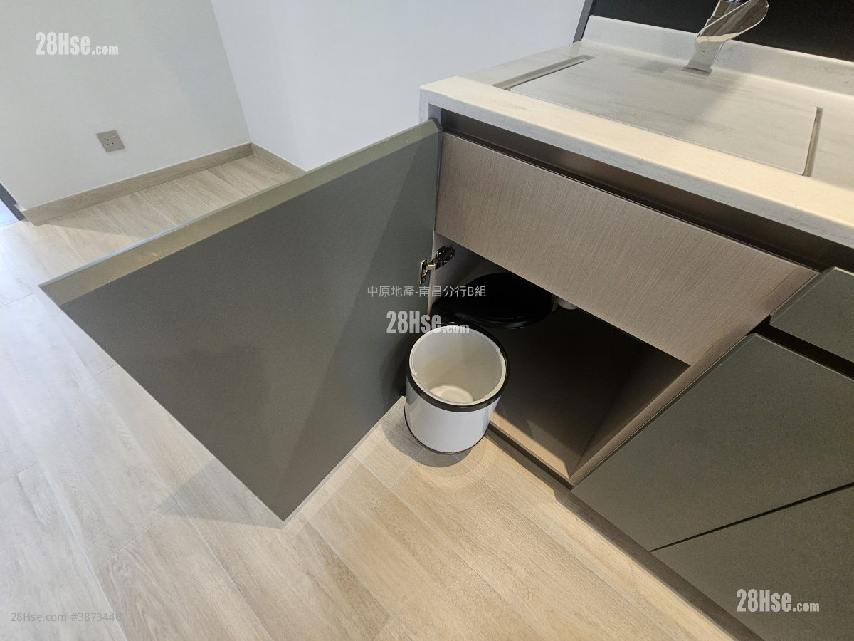 Soyo Square Rental Studio , 1 Bathroom 237 ft² ( 22.0 m² )