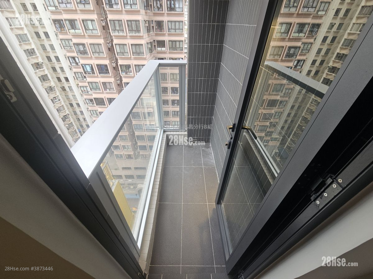Soyo Square Rental Studio , 1 Bathroom 237 ft² ( 22.0 m² )