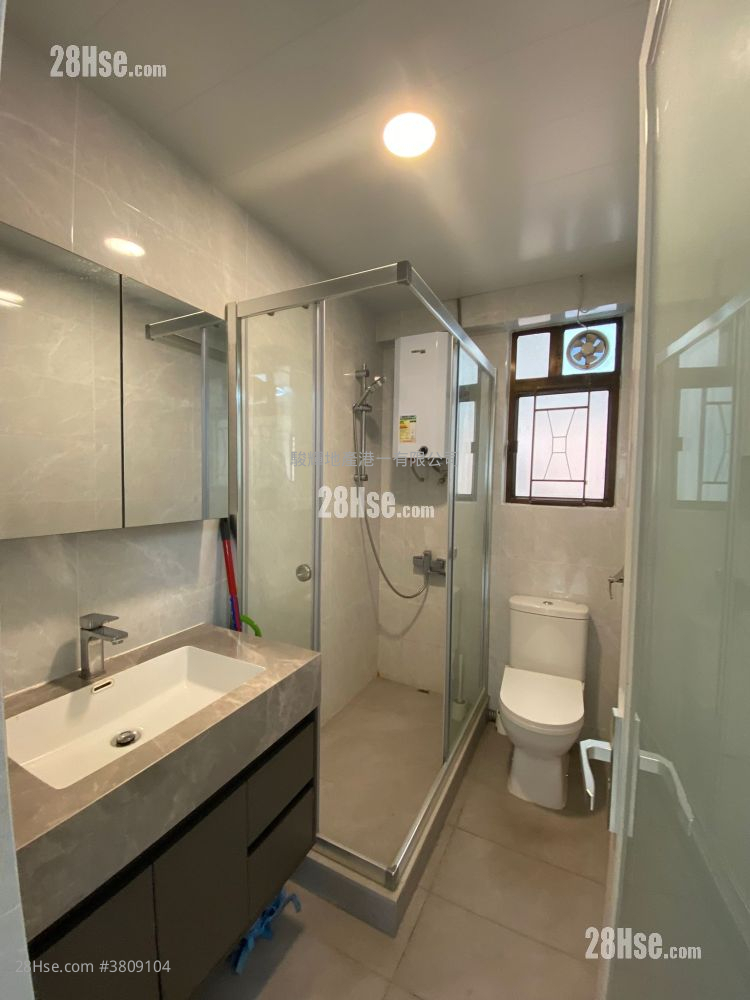 Diamond Court Rental 3 Bedrooms , 1 Bathroom