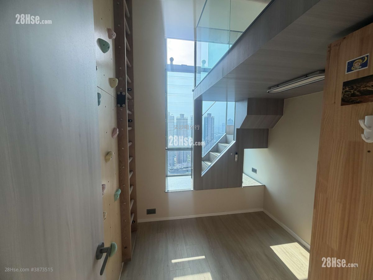 Park Summit Sell 3 Bedrooms , 2 Bathrooms 1,021 ft² ( 94.9 m² )
