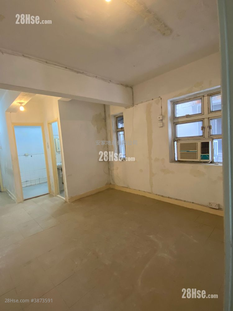 Chung Ying Building Sell 3 Bedrooms , 1 Bathroom 473 ft² ( 43.9 m² )