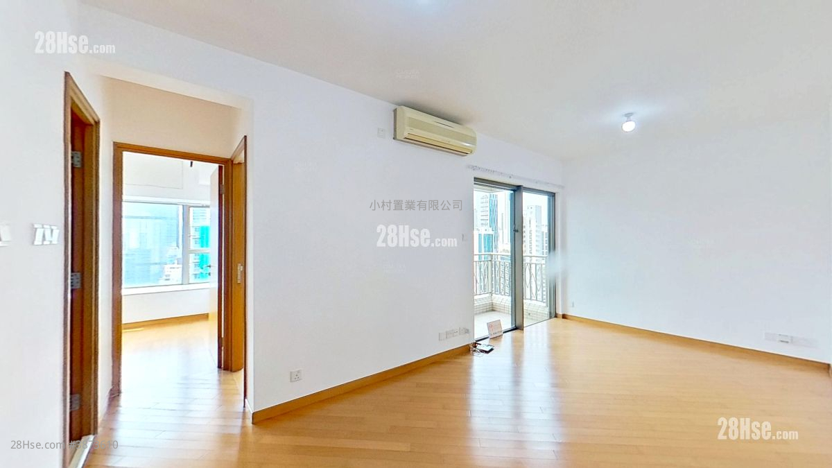 living room: The Zenith Rental 2 Bedrooms , 1 Bathroom 492 ft² ( 45.7 m² )