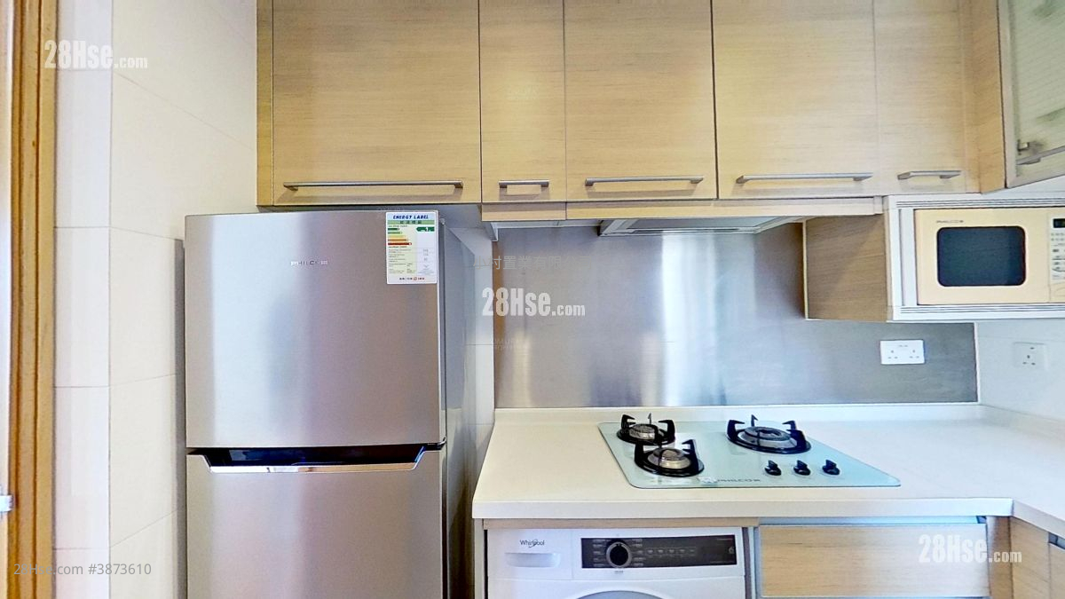 kitchen: The Zenith Rental 2 Bedrooms , 1 Bathroom 492 ft² ( 45.7 m² )