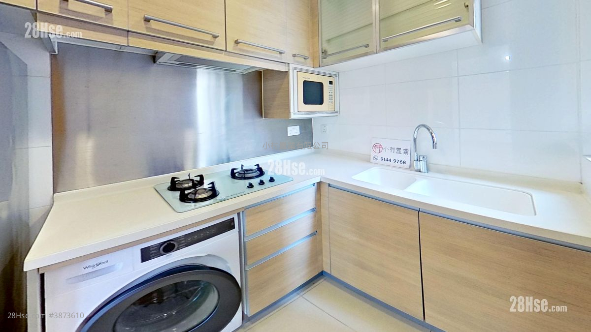 kitchen: The Zenith Rental 2 Bedrooms , 1 Bathroom 492 ft² ( 45.7 m² )