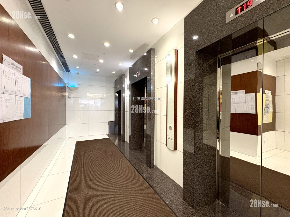 Lobby: The Zenith Rental 2 Bedrooms , 1 Bathroom 492 ft² ( 45.7 m² )