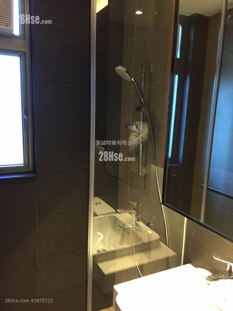 The Zutten Sell Studio , 1 Bathroom 191 ft² ( 17.7 m² )