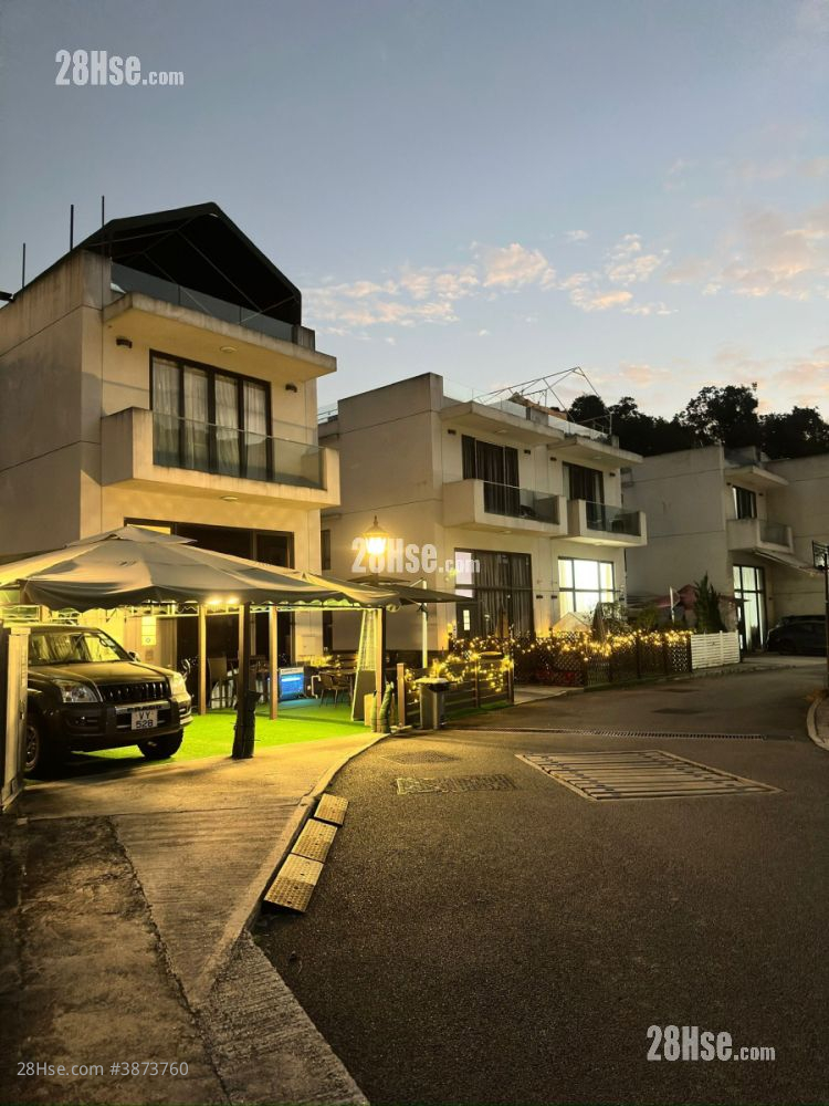 1/F-2/F House No.100 Kau To Village Rental 3 Bedrooms , 3 Bathrooms 1,200 ft² ( 111.5 m² )
