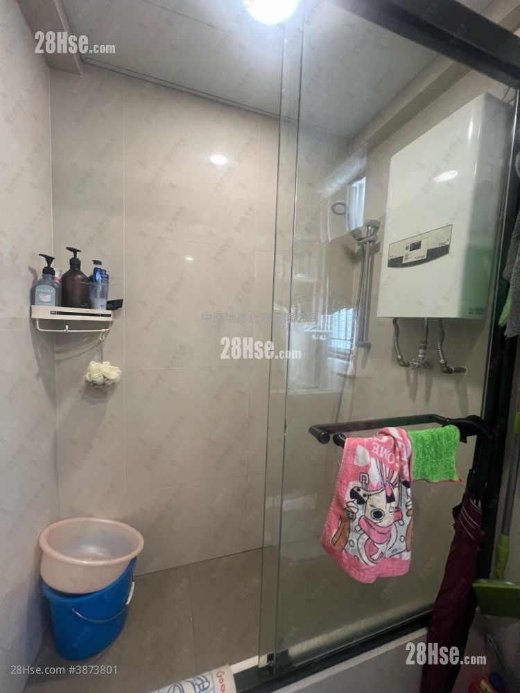 Tai Hing Gardens Sell 3 Bedrooms , 2 Bathrooms 587 ft² ( 54.5 m² )