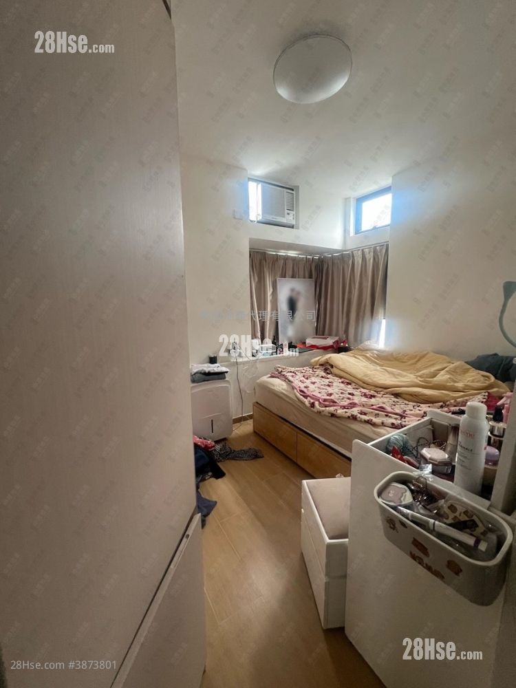 Tai Hing Gardens Sell 3 Bedrooms , 2 Bathrooms 587 ft² ( 54.5 m² )