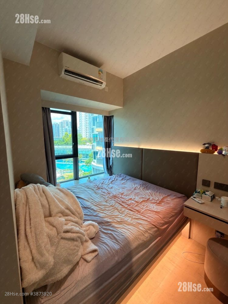 Century Gateway Sell 2 Bedrooms 481 ft² ( 44.7 m² )
