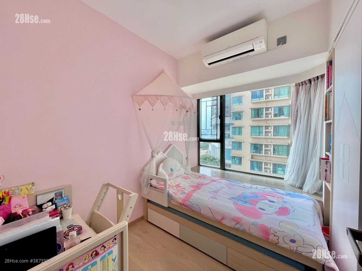 Island Harbourview Sell 3 Bedrooms , 2 Bathrooms 786 ft² ( 73.0 m² )