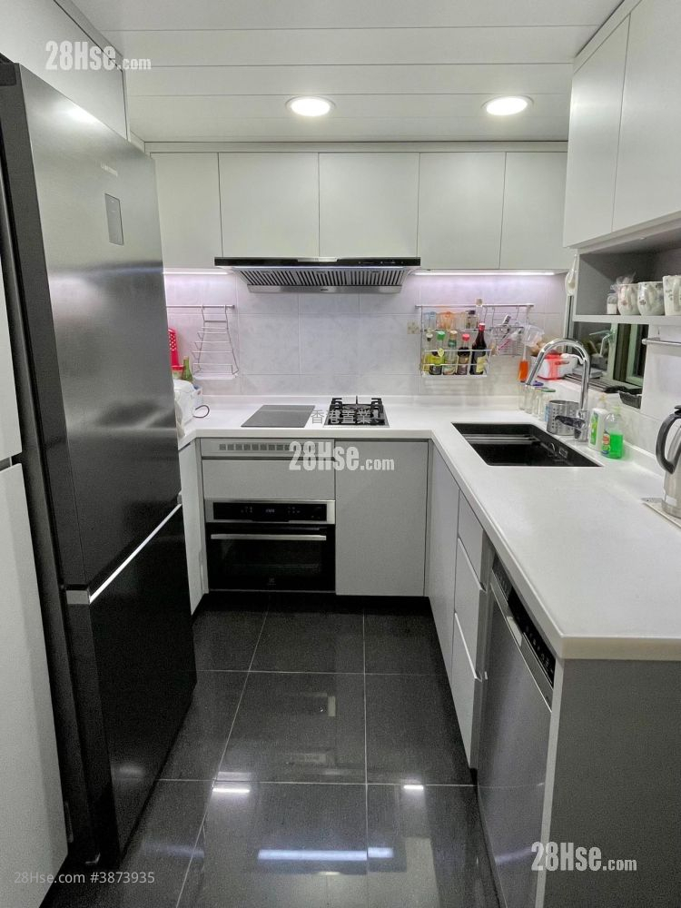 Island Harbourview Sell 3 Bedrooms , 2 Bathrooms 786 ft² ( 73.0 m² )
