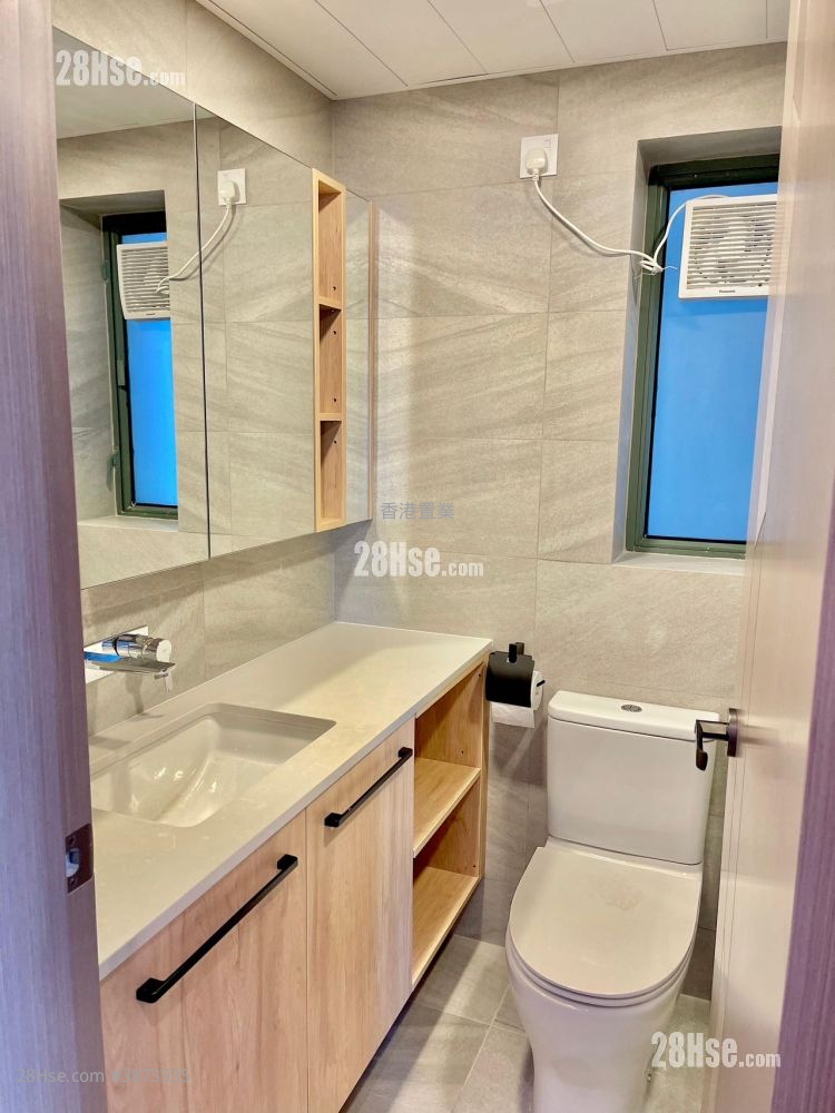 Island Harbourview Sell 3 Bedrooms , 2 Bathrooms 786 ft² ( 73.0 m² )