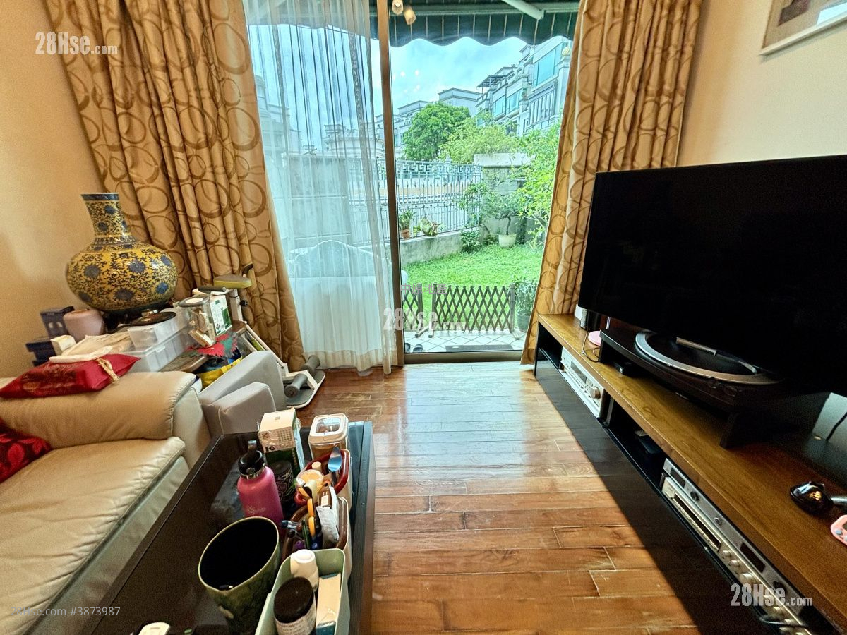 浅月湾 售盘 3 房 , 2 浴室 1,446 平方尺 ( 134.3 平方米 )